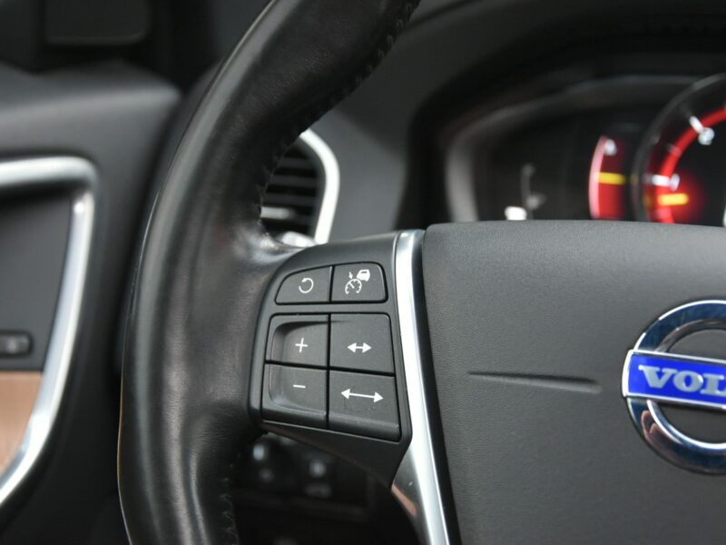 Volvo XC 60 Inscription AWD 2.4D4 190KM Automat 2016r. Salon Virtual BiX NAVi LED I (2008-2017)