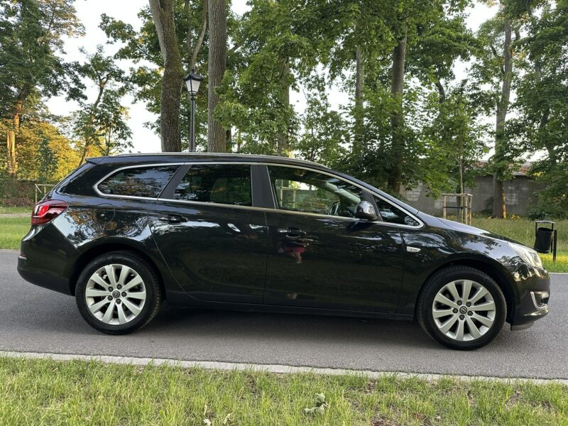 Opel Astra COSMO Sport Tourer 2,0 CDTI 165KM 2013r. Xenon LED Navi Alu18 FULL J (2009-2019)