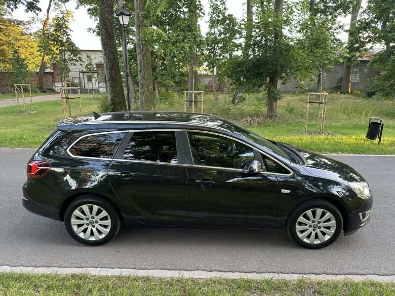 Opel Astra COSMO Sport Tourer 2,0 CDTI 165KM 2013r. Xenon LED Navi Alu18 FULL J (2009-2019)