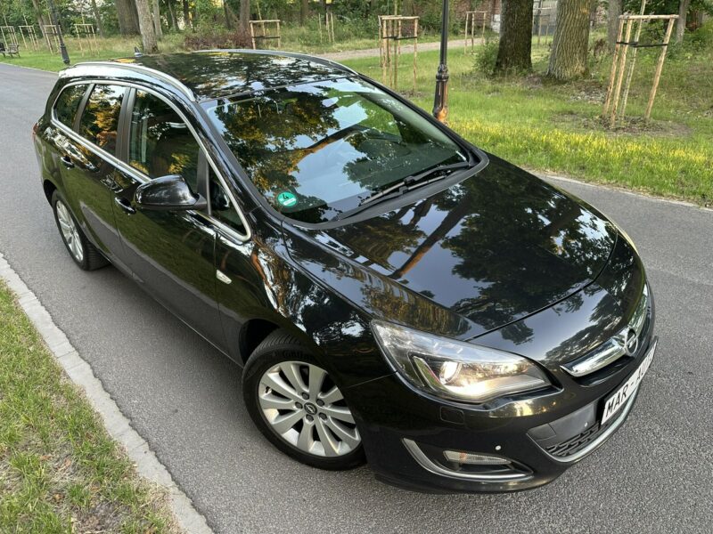 Opel Astra COSMO Sport Tourer 2,0 CDTI 165KM 2013r. Xenon LED Navi Alu18 FULL J (2009-2019)