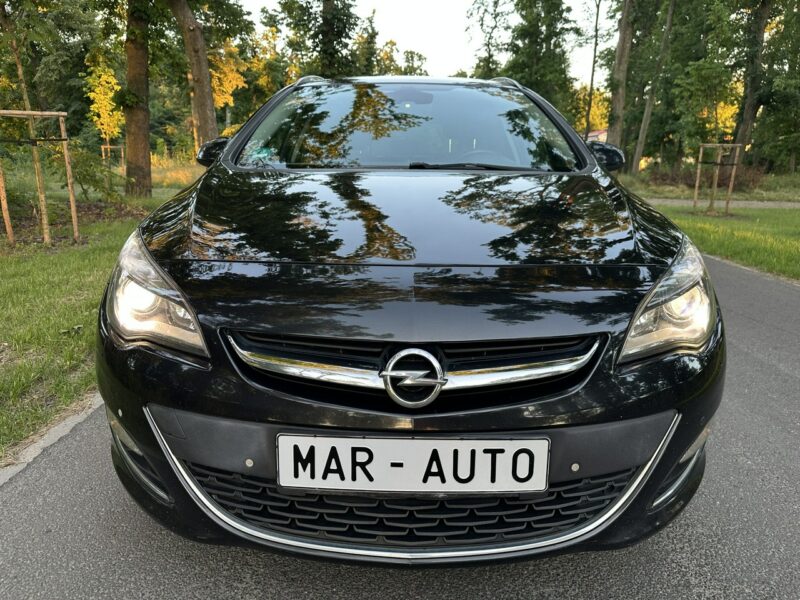 Opel Astra COSMO Sport Tourer 2,0 CDTI 165KM 2013r. Xenon LED Navi Alu18 FULL J (2009-2019)