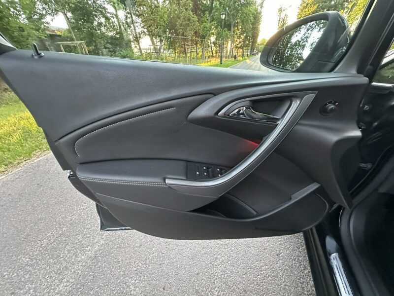 Opel Astra COSMO Sport Tourer 2,0 CDTI 165KM 2013r. Xenon LED Navi Alu18 FULL J (2009-2019)