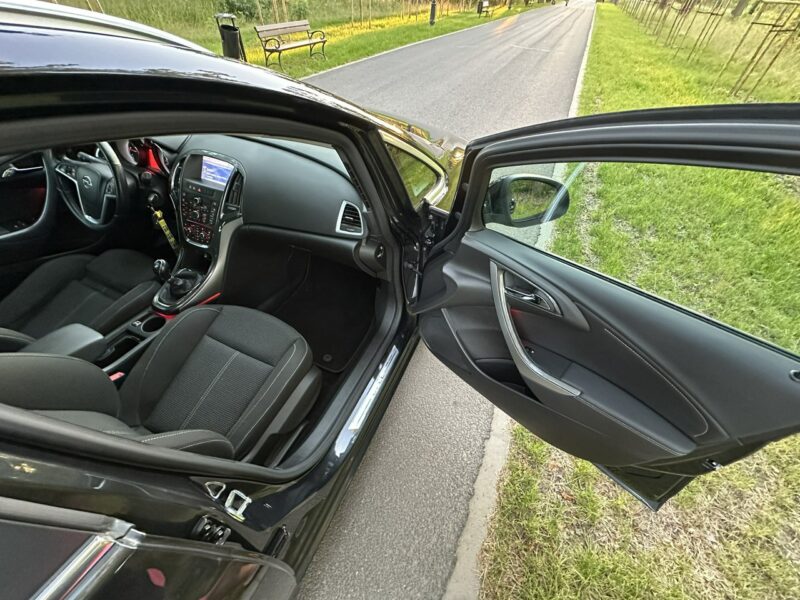 Opel Astra COSMO Sport Tourer 2,0 CDTI 165KM 2013r. Xenon LED Navi Alu18 FULL J (2009-2019)