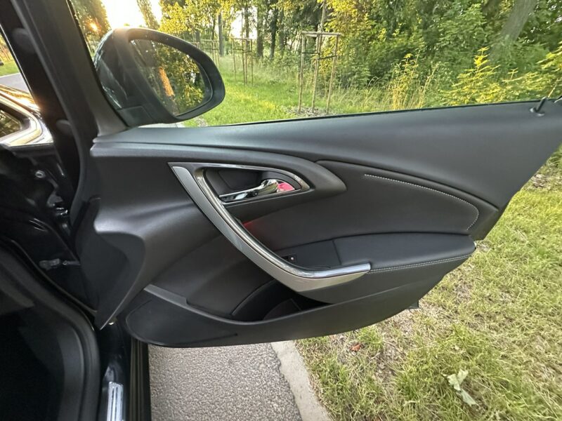 Opel Astra COSMO Sport Tourer 2,0 CDTI 165KM 2013r. Xenon LED Navi Alu18 FULL J (2009-2019)