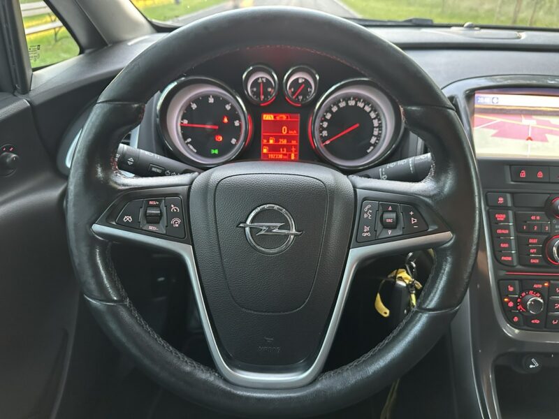 Opel Astra COSMO Sport Tourer 2,0 CDTI 165KM 2013r. Xenon LED Navi Alu18 FULL J (2009-2019)