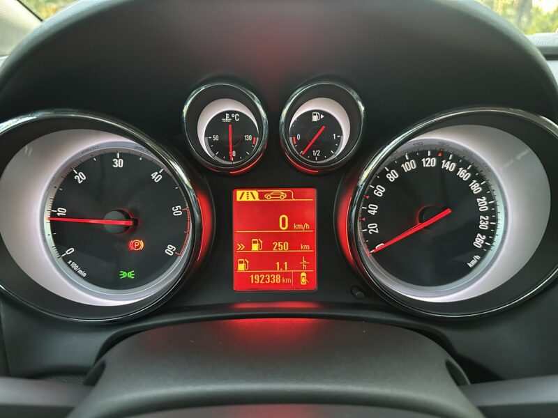 Opel Astra COSMO Sport Tourer 2,0 CDTI 165KM 2013r. Xenon LED Navi Alu18 FULL J (2009-2019)
