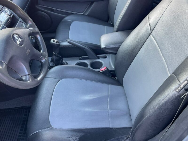 Mitsubishi Outlander 2.0 Benzyna 4x4 Zarejestrowany Ubezpieczony I (2001-2006)