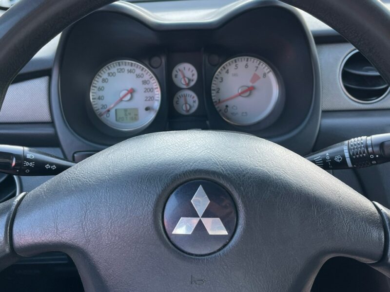 Mitsubishi Outlander 2.0 Benzyna 4x4 Zarejestrowany Ubezpieczony I (2001-2006)