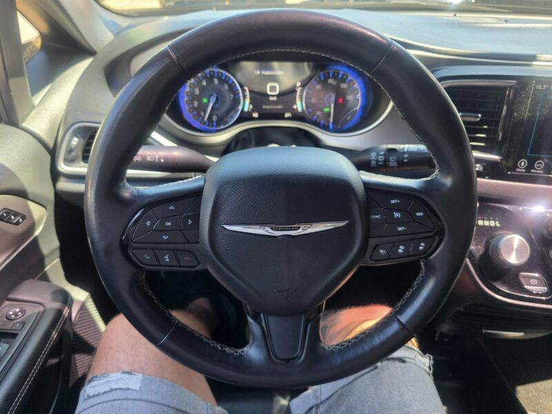 Chrysler Pacifica 3.6 Ben + LPG, 4x4, Radar, Kamery 360, Bluetooth, Skóra, El. Drzwi