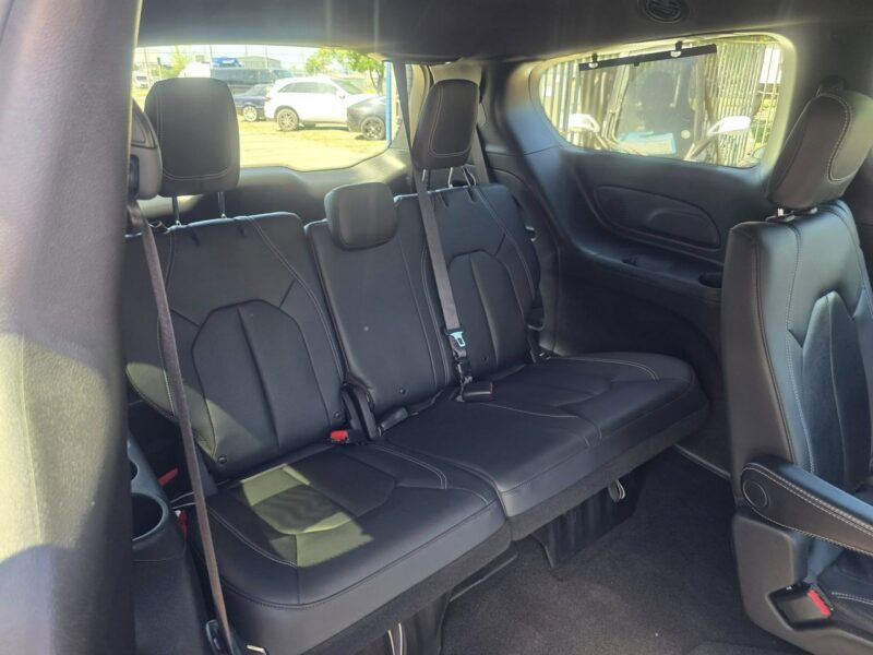 Chrysler Pacifica 3.6 Ben + LPG, 4x4, Radar, Kamery 360, Bluetooth, Skóra, El. Drzwi