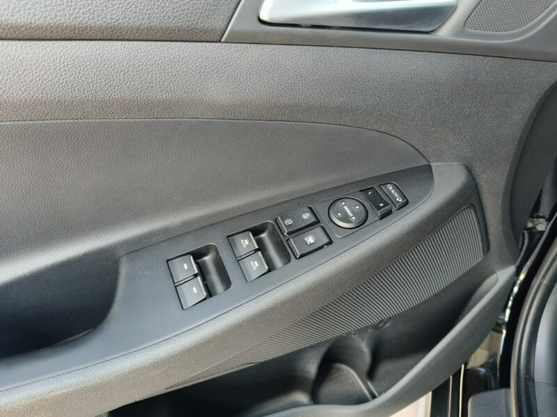 Hyundai Tucson 1.6 132KM LIFT Navi, Kamera, Grzane Fotele, Czujniki Cofania III (2015-2020)