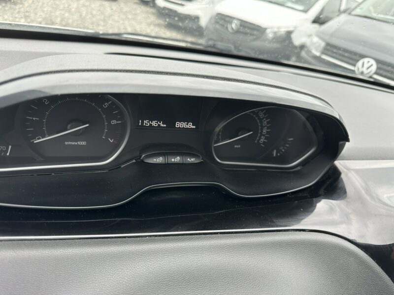 Peugeot 208 Benzyna, tempomat, radio dotykowe ,klimatyzacja, isofix, import I (2012-2019)