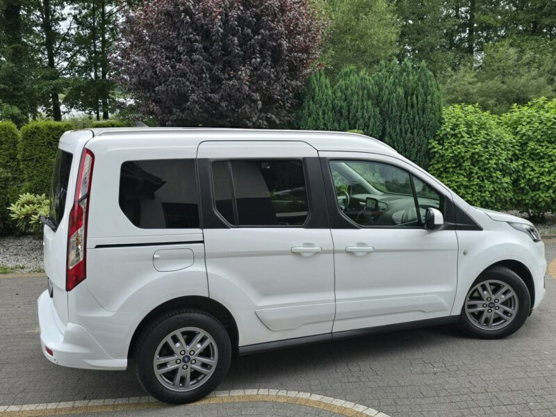 Ford Tourneo Connect 1.5 BlueHdi Titanium / Salon PL I-właściciel II (2013-2022)