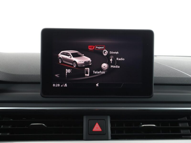Audi A4 navi xenon klima auto grzane fotele czujniki parkowania B9 (2015-)