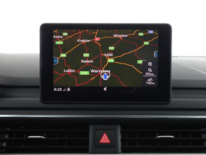 Audi A4 navi xenon klima auto grzane fotele czujniki parkowania B9 (2015-)