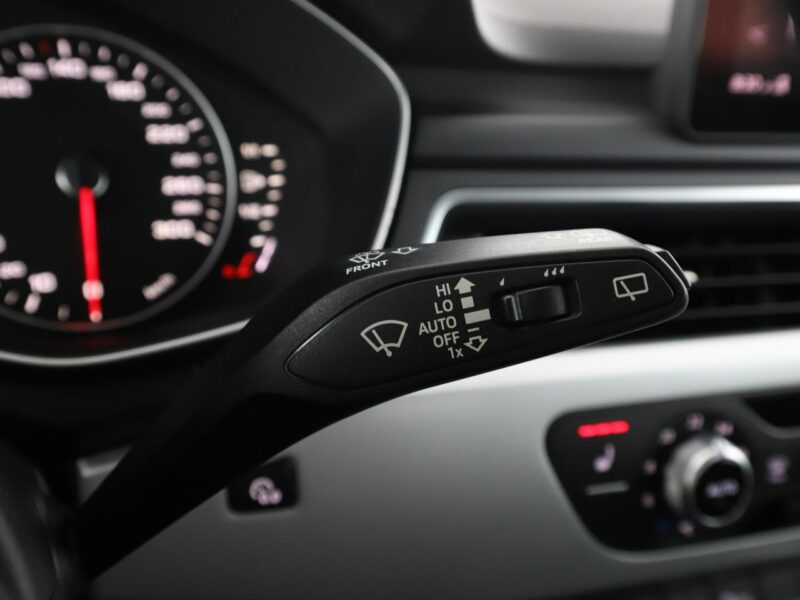 Audi A4 navi xenon klima auto grzane fotele czujniki parkowania B9 (2015-)