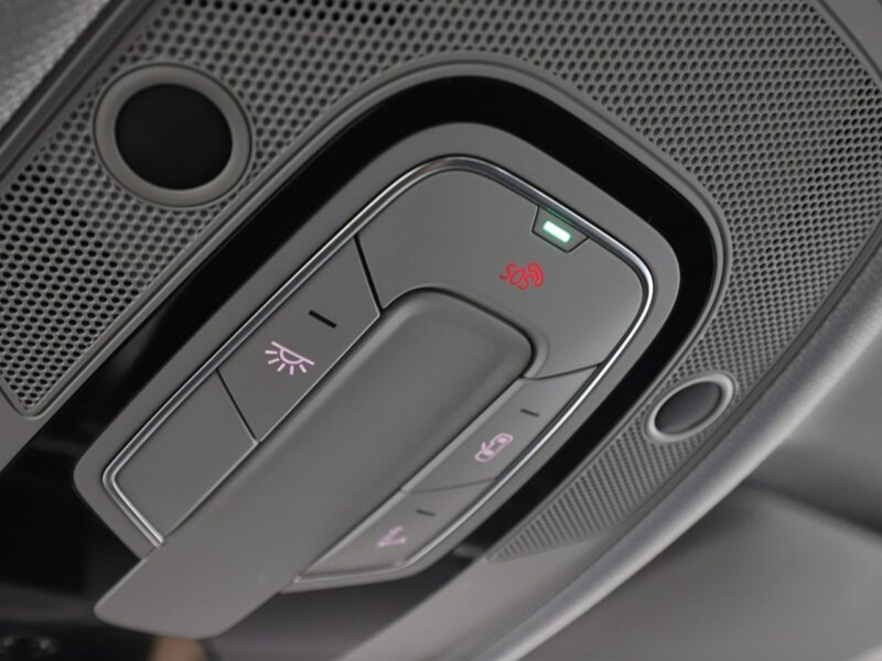 Audi A4 navi xenon klima auto grzane fotele czujniki parkowania B9 (2015-)