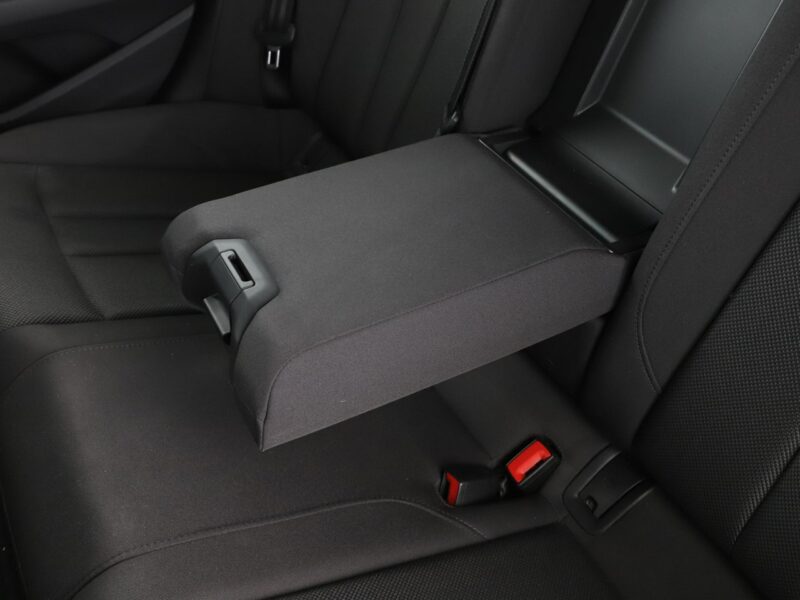 Audi A4 navi xenon klima auto grzane fotele czujniki parkowania B9 (2015-)
