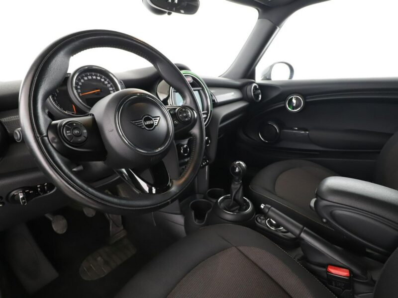Mini Cooper navi klima auto full LED czujniki parkowania II (2006-)