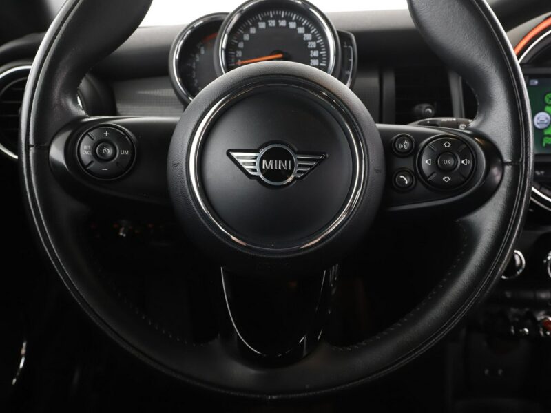 Mini Cooper navi klima auto full LED czujniki parkowania II (2006-)