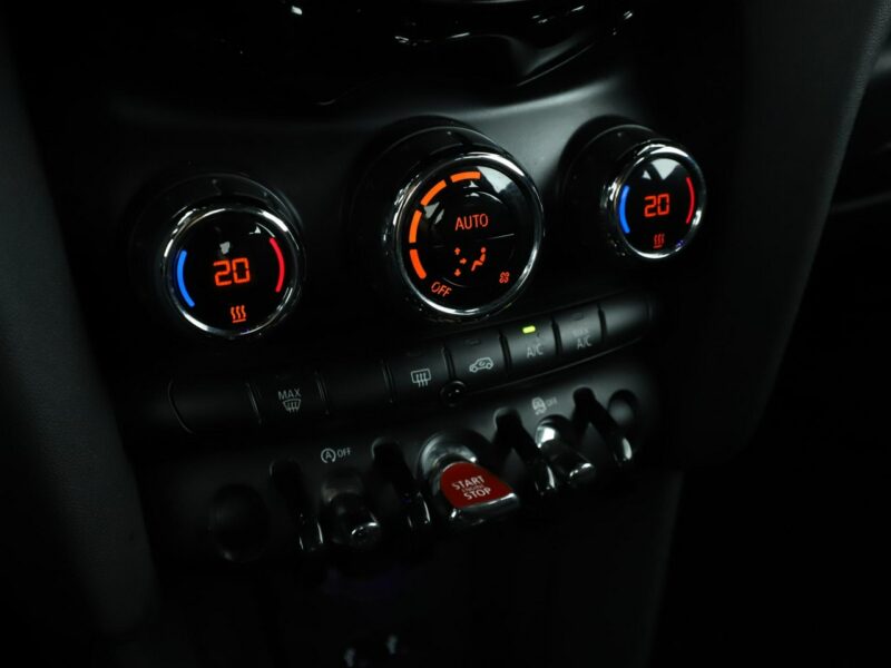 Mini Cooper navi klima auto full LED czujniki parkowania II (2006-)