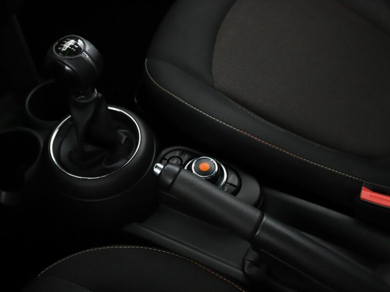 Mini Cooper navi klima auto full LED czujniki parkowania II (2006-)