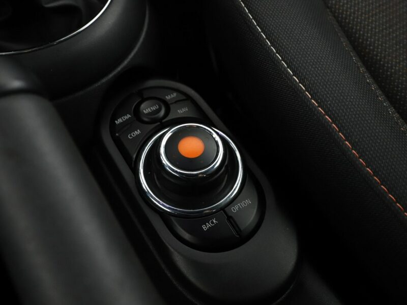 Mini Cooper navi klima auto full LED czujniki parkowania II (2006-)
