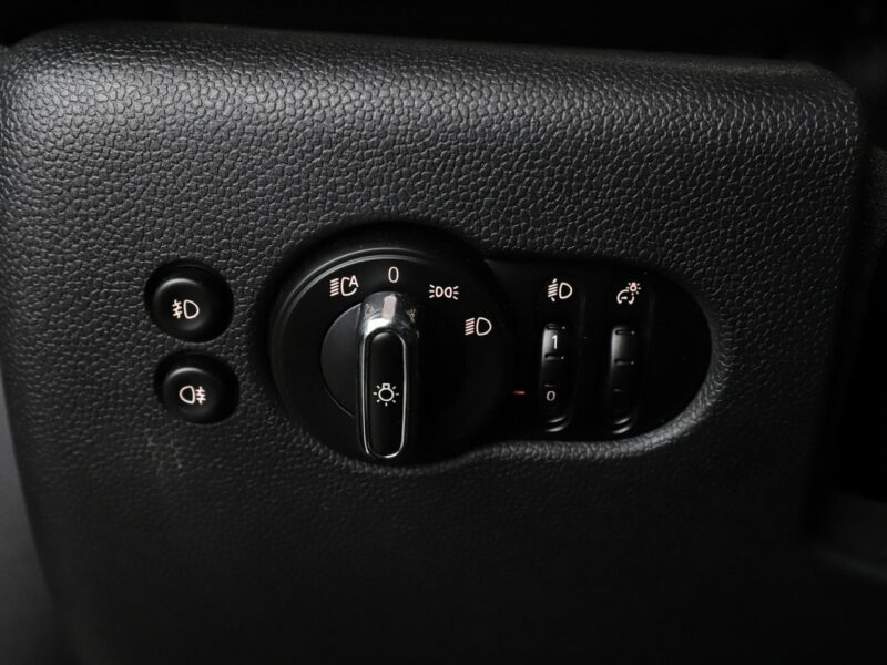 Mini Cooper navi klima auto full LED czujniki parkowania II (2006-)