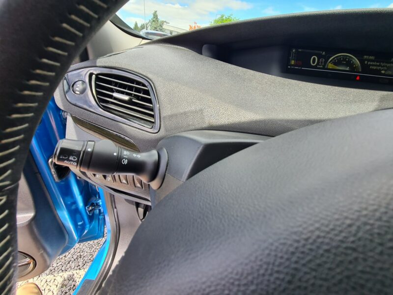 Renault Scenic BOSE Navi Kamera 2xPDC Grzane Fotele Półskóry Klimatronik Sensory Led III (2009-2016)