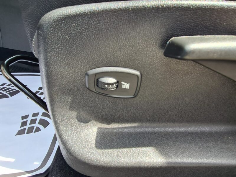 Renault Scenic BOSE Navi Kamera 2xPDC Grzane Fotele Półskóry Klimatronik Sensory Led III (2009-2016)