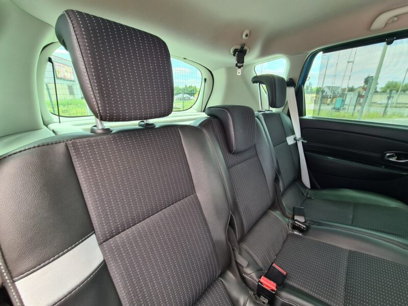 Renault Scenic BOSE Navi Kamera 2xPDC Grzane Fotele Półskóry Klimatronik Sensory Led III (2009-2016)