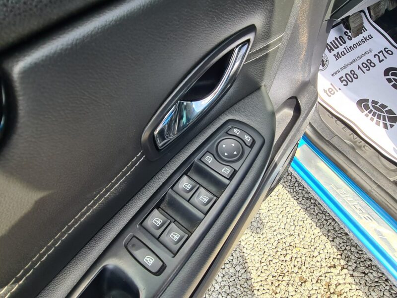 Renault Scenic BOSE Navi Kamera 2xPDC Grzane Fotele Półskóry Klimatronik Sensory Led III (2009-2016)