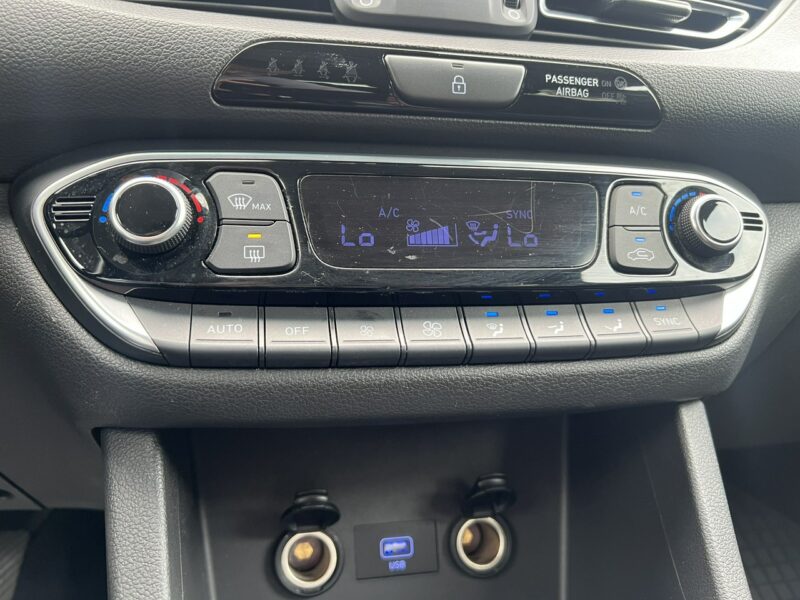 Hyundai i30 1.5DPI 110KM Smart+LED+Pakiet Zimowy Salon Polska Pierwszy wł FV23% III (2017-)