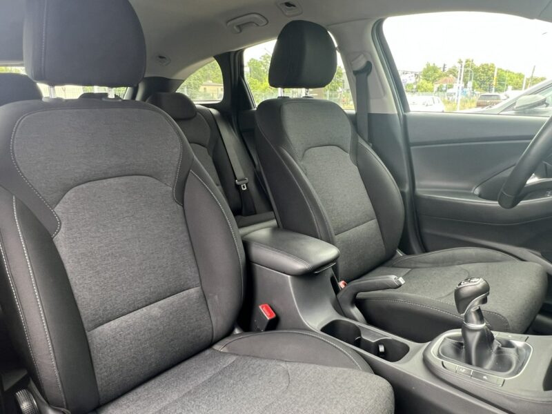 Hyundai i30 1.5DPI 110KM Smart+LED+Pakiet Zimowy Salon Polska Pierwszy wł FV23% III (2017-)