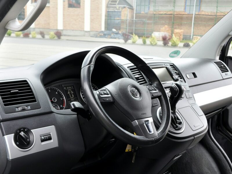 Volkswagen Multivan 2.0TDI(180KM)*Long*DSG*Highline*Navi*Skóry*6-Foteli*2xPar*Alu17"ASO VW