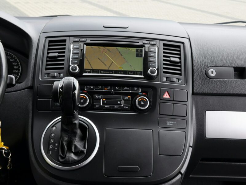 Volkswagen Multivan 2.0TDI(180KM)*Long*DSG*Highline*Navi*Skóry*6-Foteli*2xPar*Alu17"ASO VW