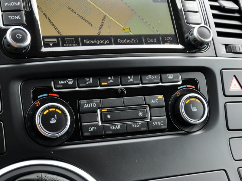Volkswagen Multivan 2.0TDI(180KM)*Long*DSG*Highline*Navi*Skóry*6-Foteli*2xPar*Alu17"ASO VW