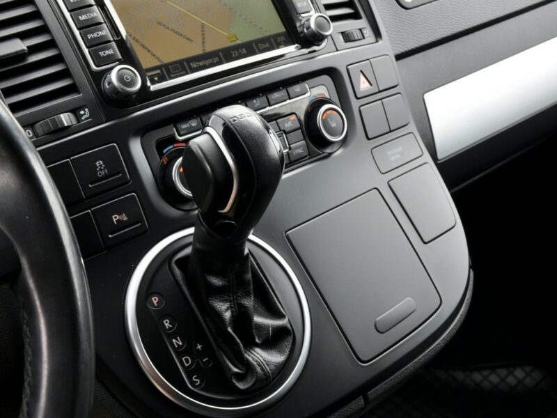 Volkswagen Multivan 2.0TDI(180KM)*Long*DSG*Highline*Navi*Skóry*6-Foteli*2xPar*Alu17"ASO VW