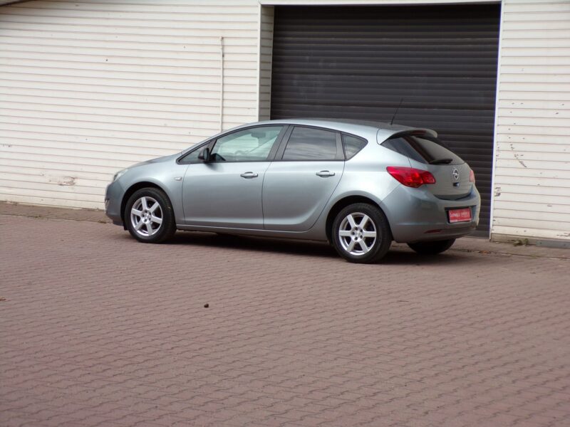 Opel Astra Bagażnik Rowerowy /Klima /Gwarancja /1,6 /115KM /2010 J (2009-2019)