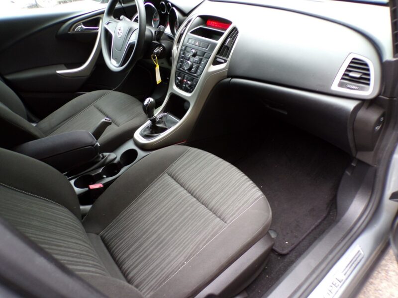 Opel Astra Bagażnik Rowerowy /Klima /Gwarancja /1,6 /115KM /2010 J (2009-2019)