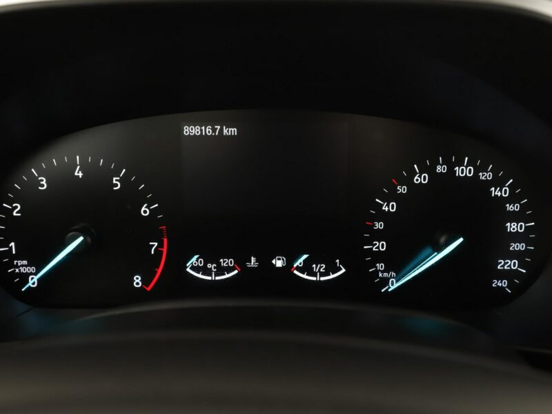 Ford Focus navi czujniki parkowania klima hak multifunkcja Mk4 (2018-)