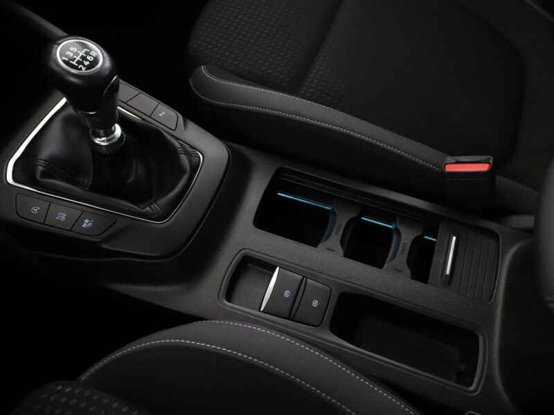 Ford Focus navi czujniki parkowania klima hak multifunkcja Mk4 (2018-)