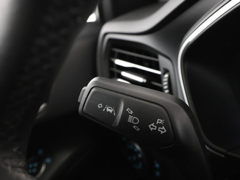 Ford Focus navi czujniki parkowania klima hak multifunkcja Mk4 (2018-)