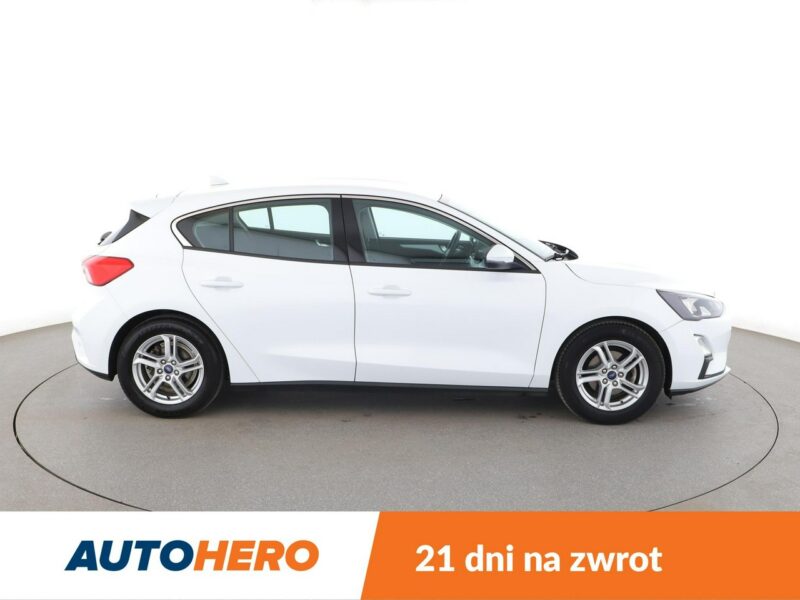 Ford Focus navi czujniki parkowania klima hak multifunkcja Mk4 (2018-)