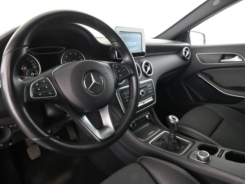 Mercedes A 180 klima czujnki parkowania grzane sportowe fotele W176 (2012-)