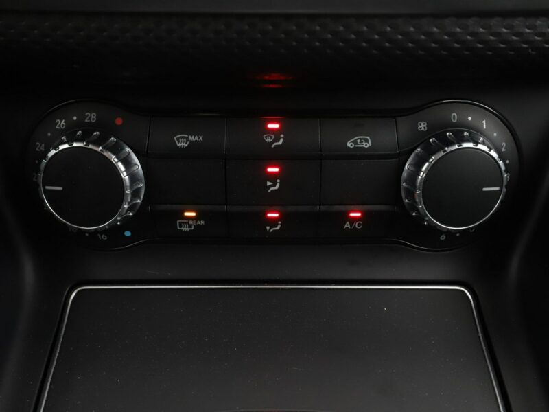 Mercedes A 180 klima czujnki parkowania grzane sportowe fotele W176 (2012-)