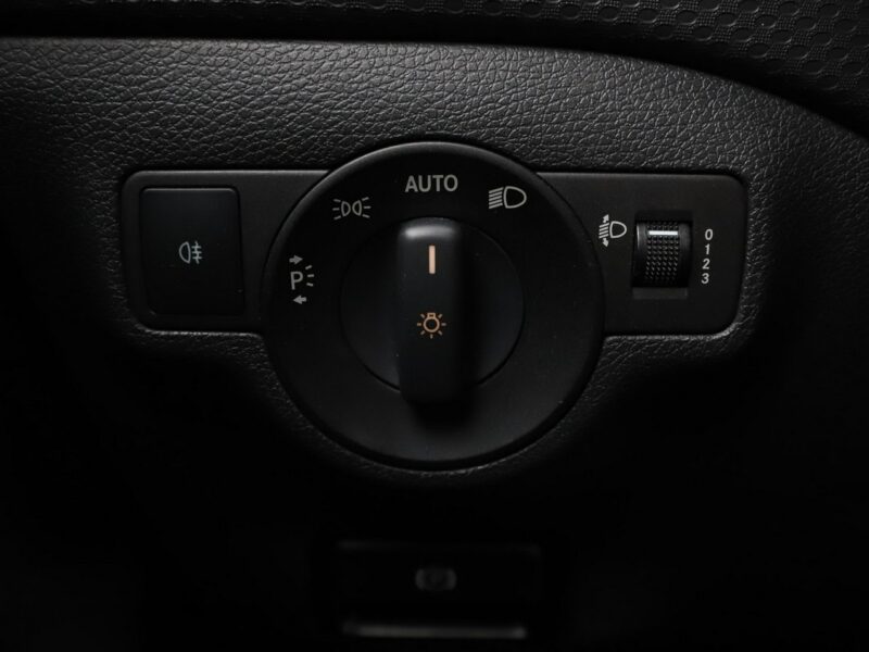 Mercedes A 180 klima czujnki parkowania grzane sportowe fotele W176 (2012-)