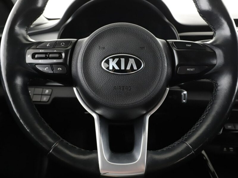 Kia Stonic PDC grzane fotele klima auto navi bluetooth