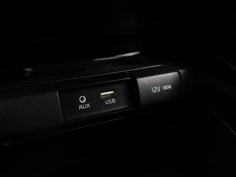 Kia Stonic PDC grzane fotele klima auto navi bluetooth