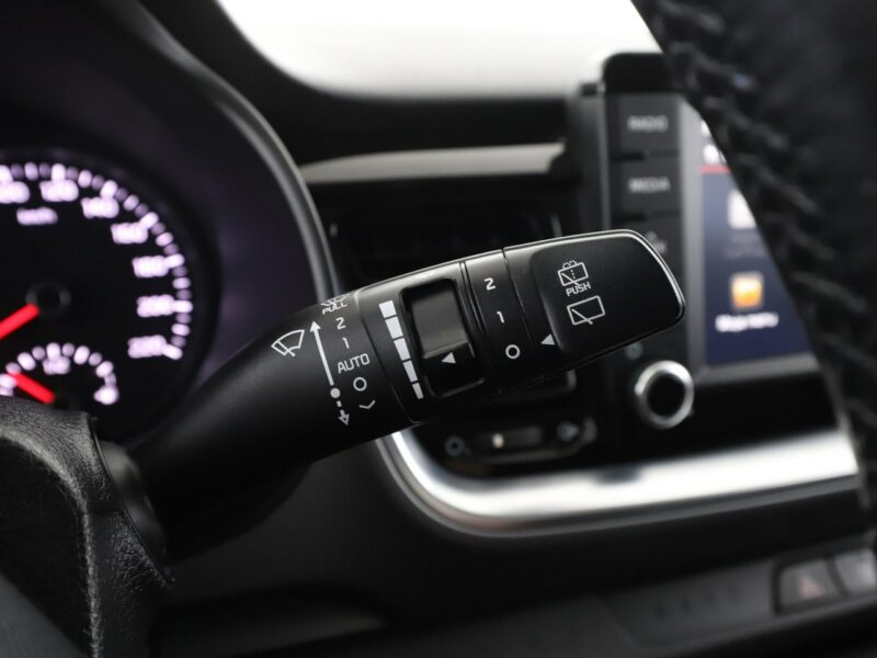 Kia Stonic PDC grzane fotele klima auto navi bluetooth